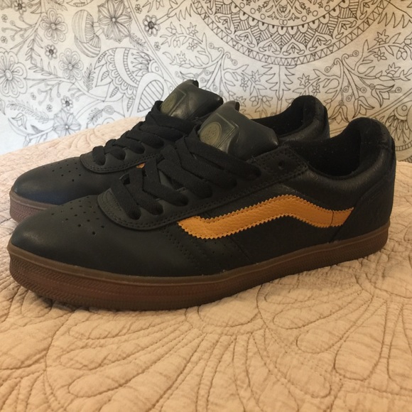 Vans Black Leather Size 8 - Picture 2 of 8